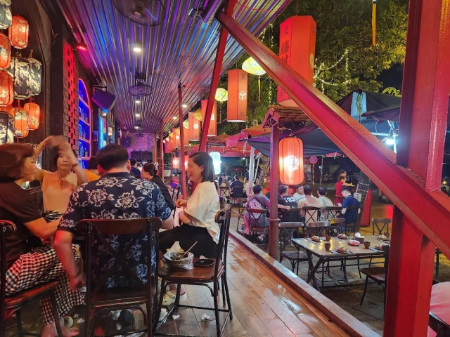 Quán Nhỏ - Nguyễn Khánh Toàn - không gian 5