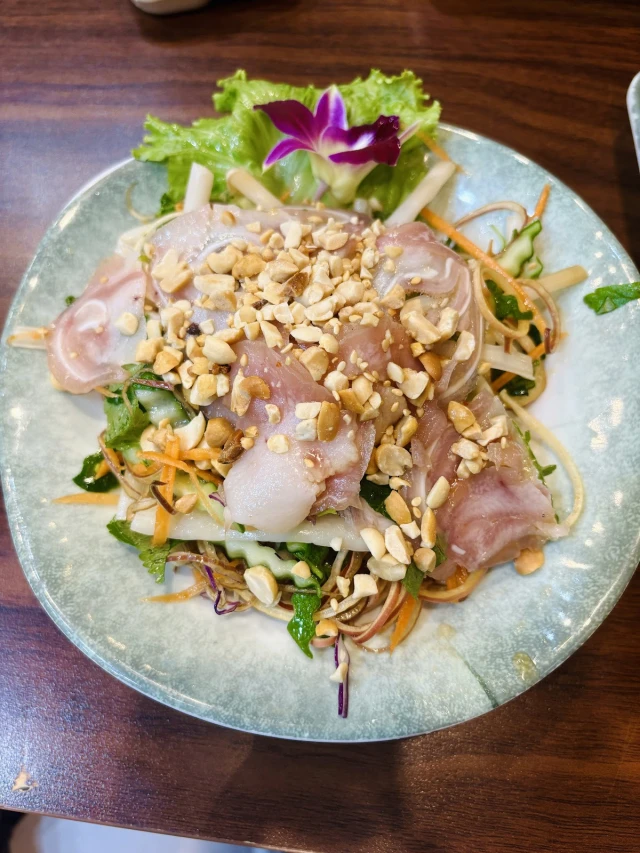 Cuốn Sen - Nguyễn Văn Lộc