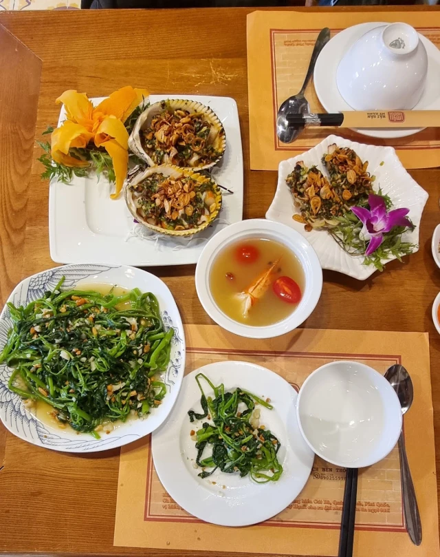 Hải Sản Mỹ Hạnh - Tố Hữu