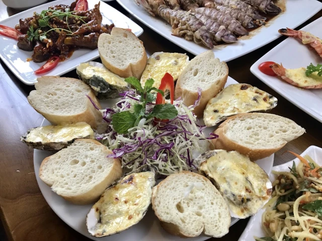 Hải Sản Mỹ Hạnh - Tố Hữu