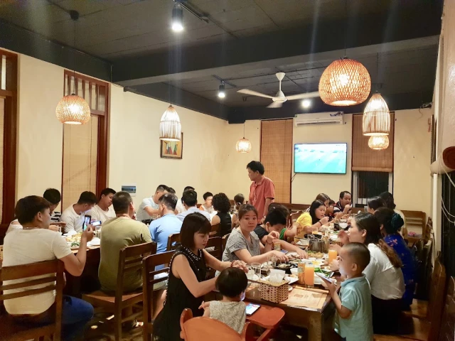Hải Sản Mỹ Hạnh - Tố Hữu - không gian 4