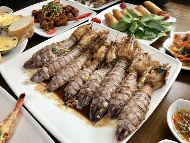 Hải Sản Mỹ Hạnh - Tố Hữu