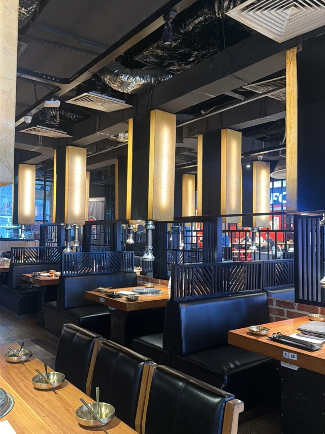 King BBQ Deli - Royal City - không gian 3
