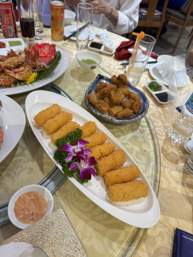 Thế Giới Hải Sản - Vũ Trọng Khánh