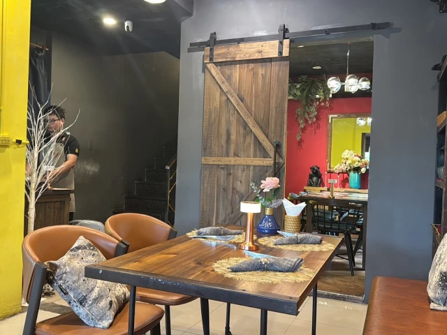 Fabrik - Trấn Vũ - không gian 2