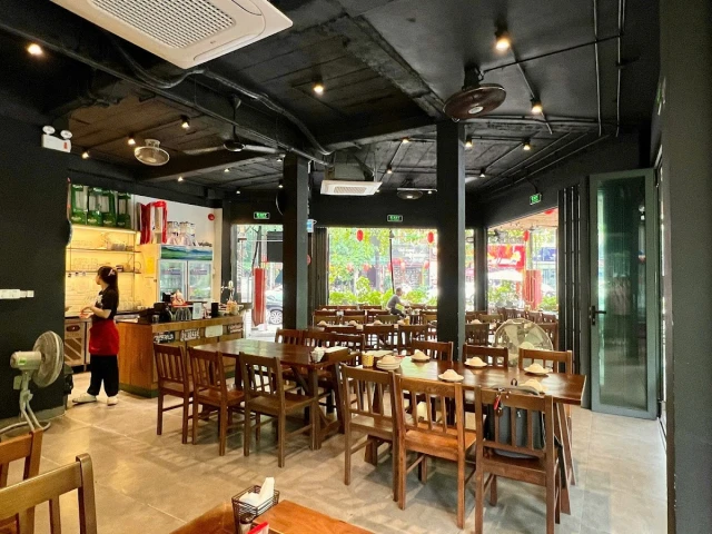 Hẻm 8 - Nguyễn Văn Lộc - không gian 1