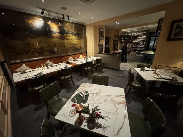 Tanh Tách Seafood Society - Yết Kiêu - không gian 4