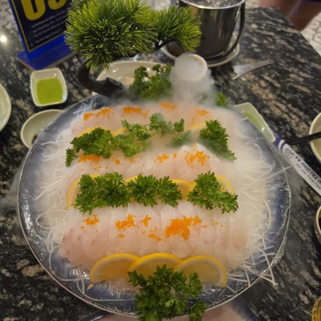 Hải Sản Hùng Trường Sa - Thái Hà