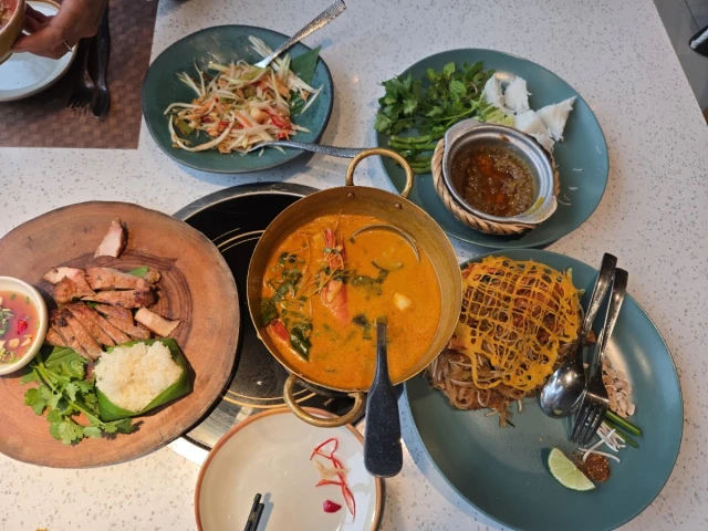 Yiam Yiam Seafood - Ngoại Giao Đoàn