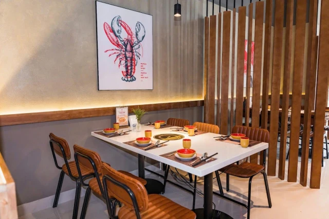 Yiam Yiam Seafood - Ngoại Giao Đoàn - không gian 1