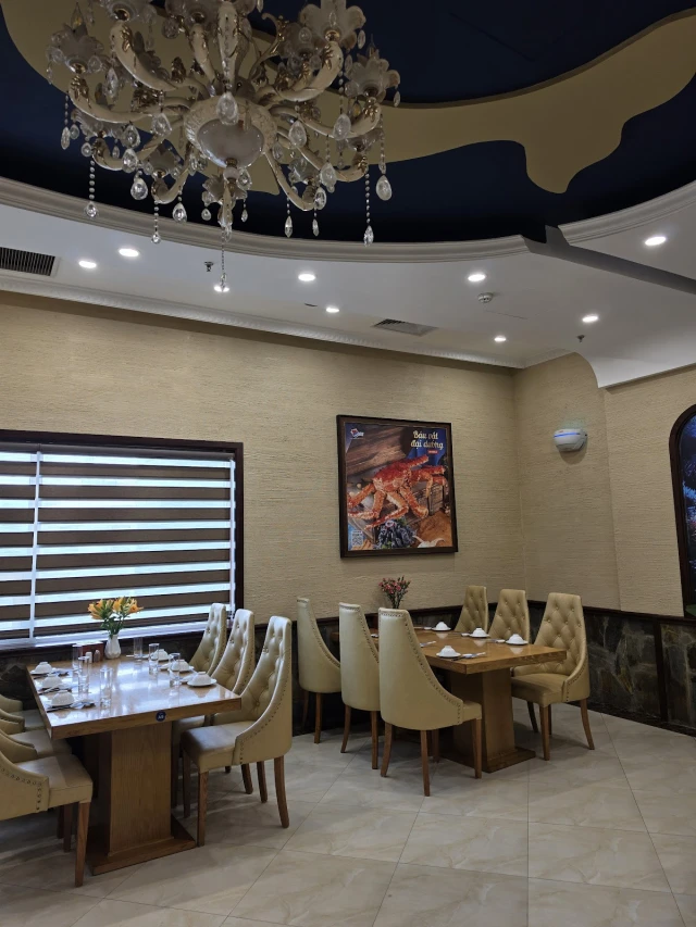 Thế Giới Hải Sản - Mễ Trì (Golden Palace) - không gian 2