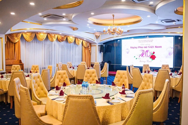 Thế Giới Hải Sản - Mễ Trì (Golden Palace) - không gian 4