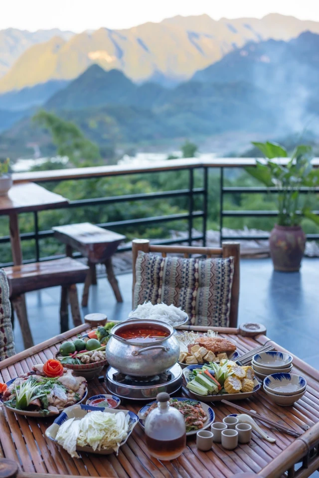 Nhà hàng Quán Mộc Pù Luông