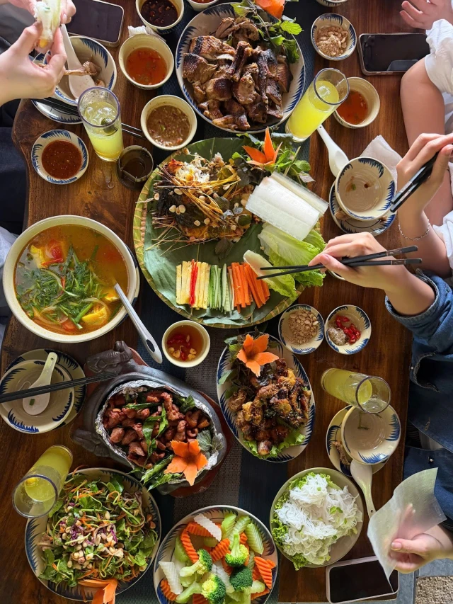 Nhà hàng Quán Mộc Pù Luông