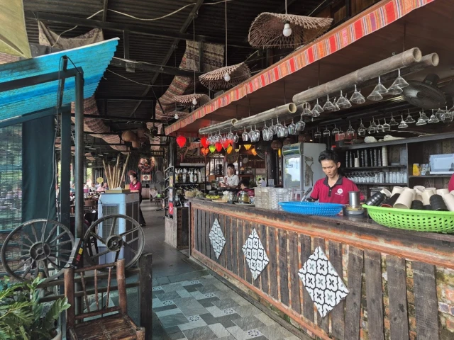 Nhà hàng Quán Mộc Pù Luông - không gian 2