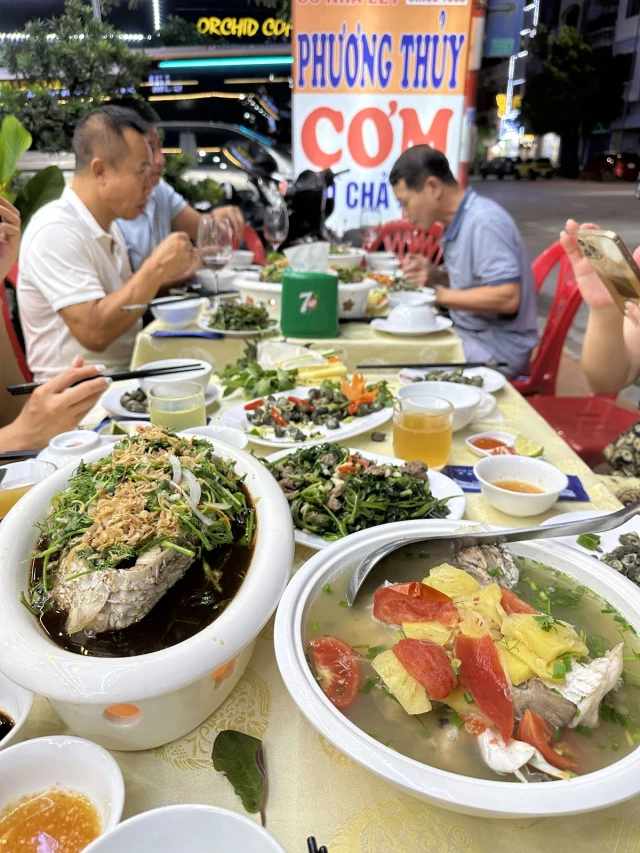 Nhà Hàng Hải Sản Phương Thuỷ - Hạ Long
