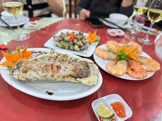 Nhà Hàng Hải Sản Phương Thuỷ - Hạ Long