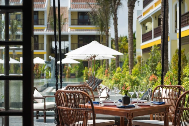The Temple Restaurant & Lounge - Hùng Vương - không gian 1