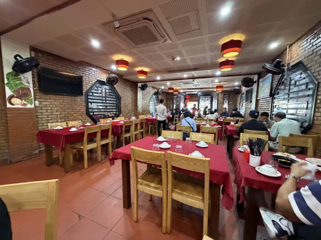 Cơm Niêu Nhà Đỏ 2 – Nguyễn Tri Phương - không gian 2