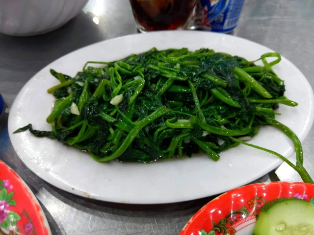 Công Viên – Nhà Hàng Cá Voi