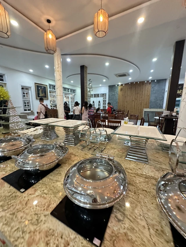 Phố Biển - Nguyễn Tất Thành