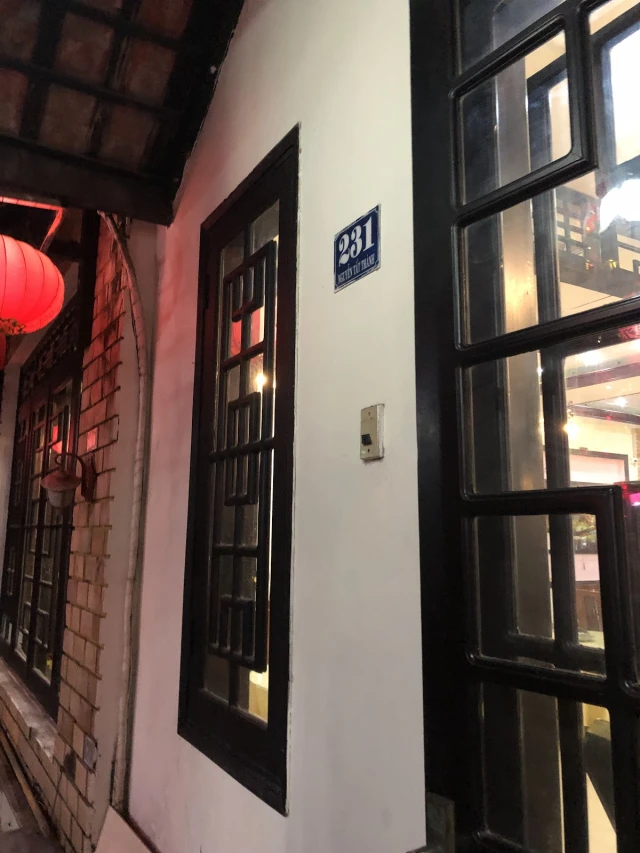 Phố Biển - Nguyễn Tất Thành - không gian 2