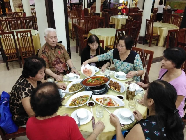 Phố Biển - Nguyễn Tất Thành - không gian 3
