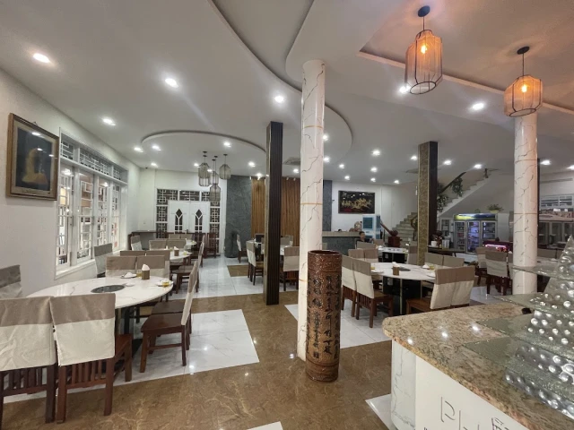 Phố Biển - Nguyễn Tất Thành - không gian 6