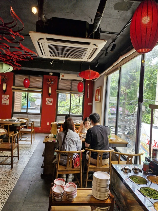 Gang Yu Hotpot - Đường Yên Bái - không gian 5