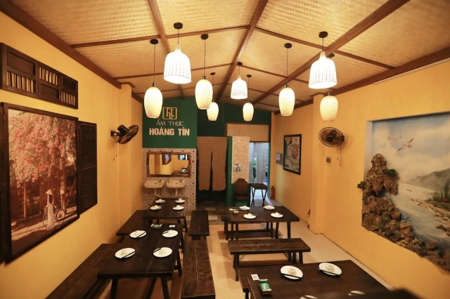 Ẩm Thực Hoàng Tín - Nguyễn Văn Thoại - không gian 5