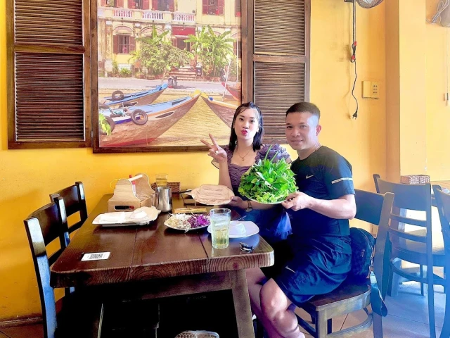 Ẩm Thực Hoàng Tín - Nguyễn Văn Thoại - không gian 3