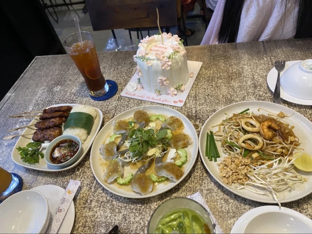 Thai Market Restaurant - 183 Nguyễn Văn Thoại