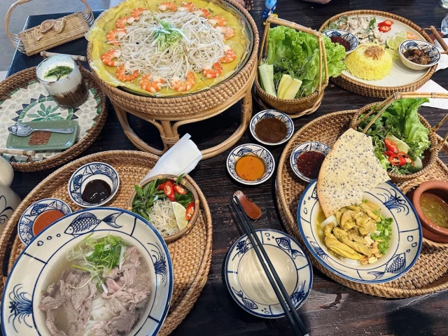 Ngon Phố Hội - Authentic Vietnamese Cuisine - Hội An