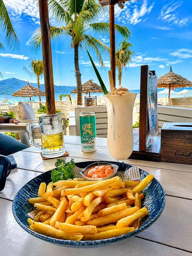 The Holiday Beach Club & Dining - Võ Nguyên Giáp