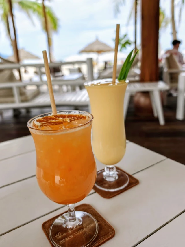 The Holiday Beach Club & Dining - Võ Nguyên Giáp