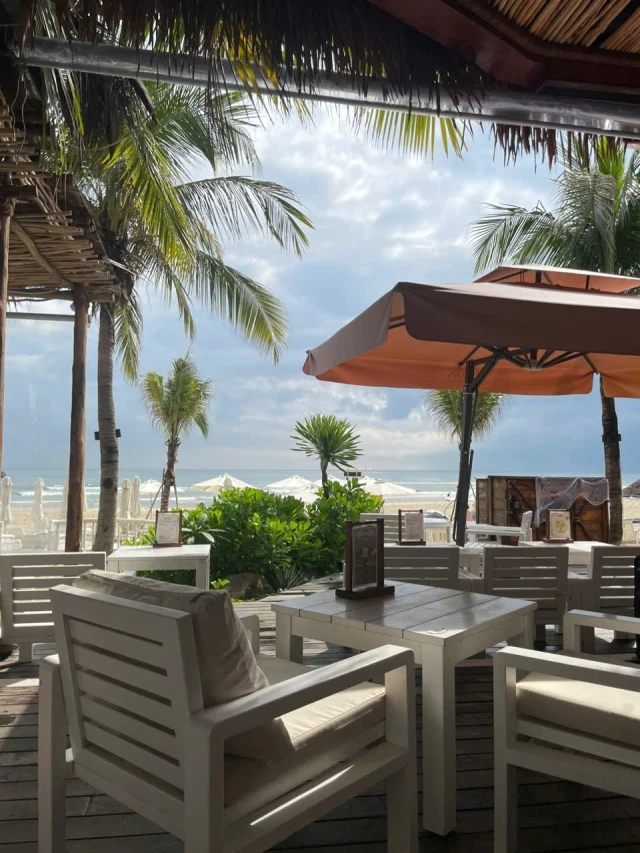 The Holiday Beach Club & Dining - Võ Nguyên Giáp - không gian 2