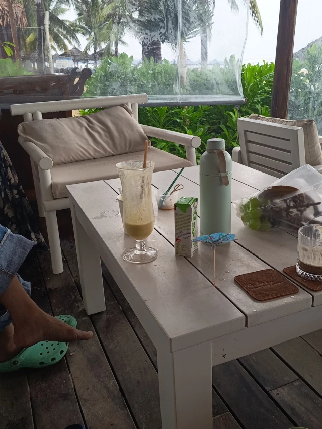 The Holiday Beach Club & Dining - Võ Nguyên Giáp - không gian 4
