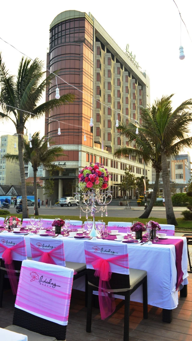 The Holiday Beach Club & Dining - Võ Nguyên Giáp - không gian 6