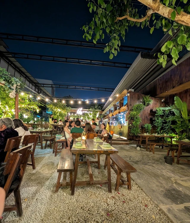 Ơ Hay - Grill & Chill - Hoàng Văn Thụ - không gian 1