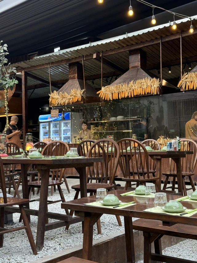 Ơ Hay - Grill & Chill - Hoàng Văn Thụ - không gian 4