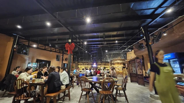 Ơ Hay - Grill & Chill - Hoàng Văn Thụ - không gian 6