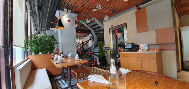 Hoàng Yến Cuisine - Hai Bà Trưng - không gian 6
