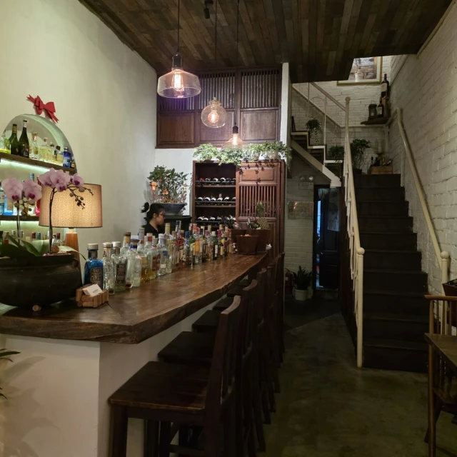 NOSSA Italian steakhouse - Phạm Hồng Thái - không gian 4