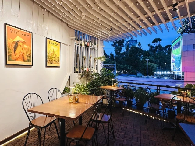 NOSSA Italian steakhouse - Phạm Hồng Thái - không gian 5