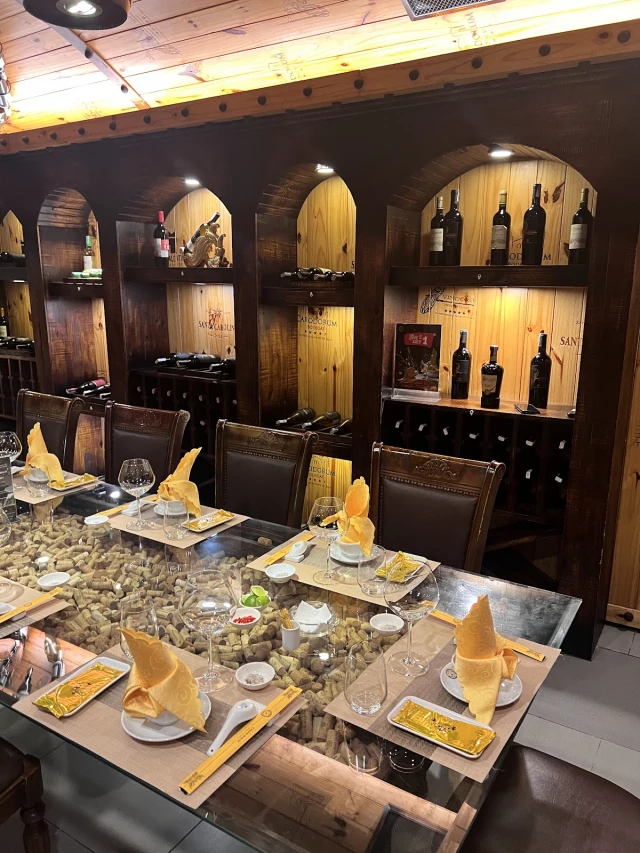 Cheer House Restaurant - Lê Ngô Cát