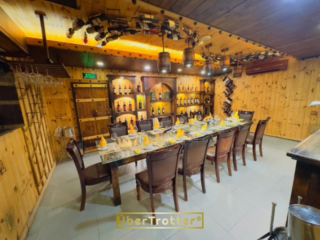 Cheer House Restaurant - Lê Ngô Cát - không gian 2