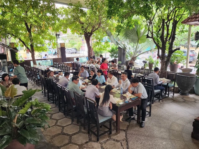 Cơm Niêu Sài Gòn – Tú Xương - không gian 4