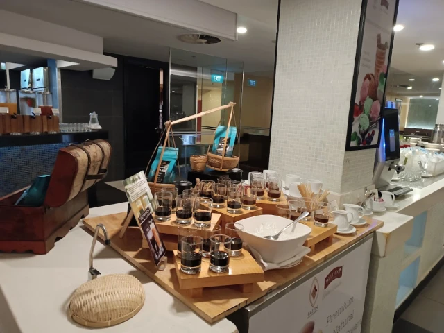 Cafe Saigon – Eastin Grand Hotel Saigon