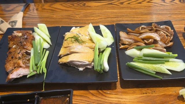 Cơm Gà Thượng Hải – Võ Văn Tần