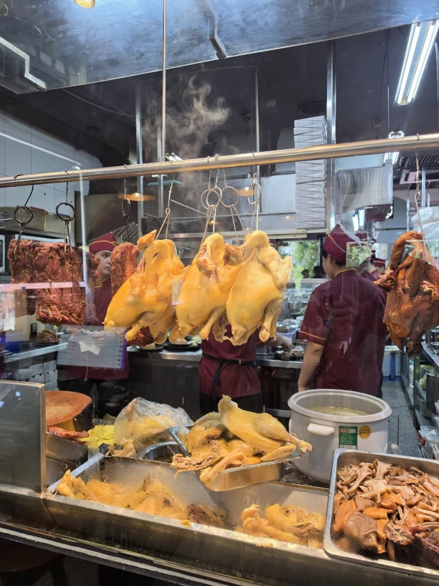 Cơm Gà Thượng Hải – Võ Văn Tần - không gian 3